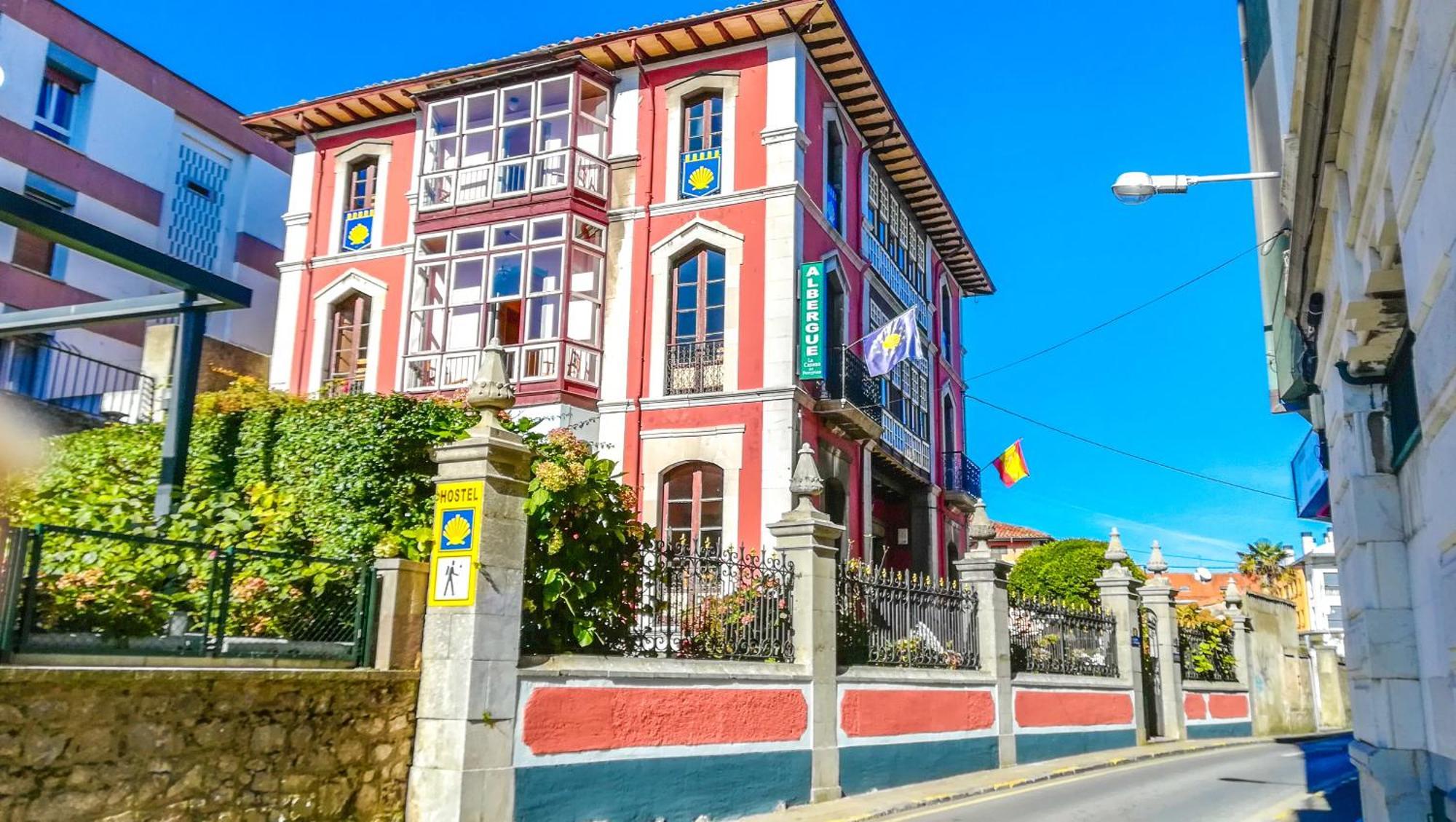 Albergue La Casona Del Peregrino Llanes Zewnętrze zdjęcie